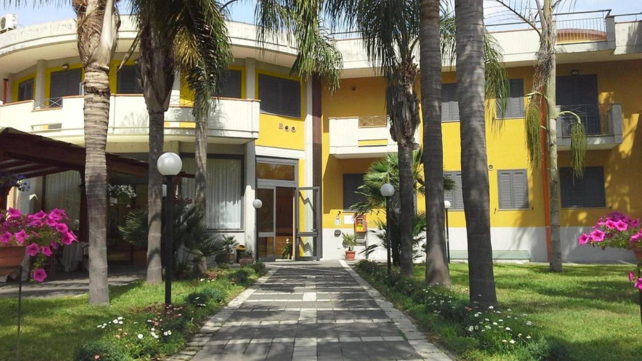 绿洲公园酒店 马斯卡利 外观 照片