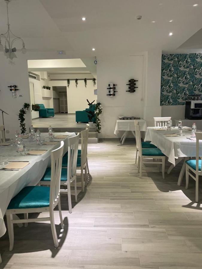 绿洲公园酒店 马斯卡利 外观 照片
