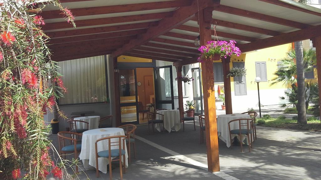 绿洲公园酒店 马斯卡利 外观 照片